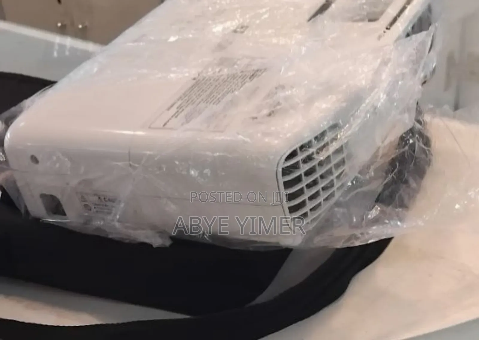 Brand New Epson Projector With Bag, Remote Model Name: