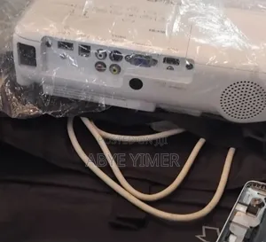 Brand New Epson Projector With Bag, Remote Model Name: