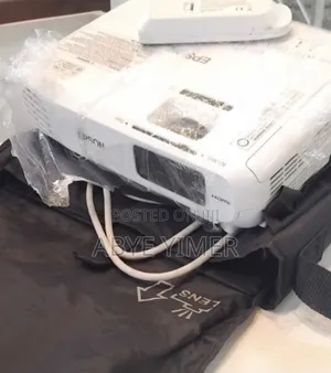 Brand New Epson Projector With Bag, Remote Model Name: