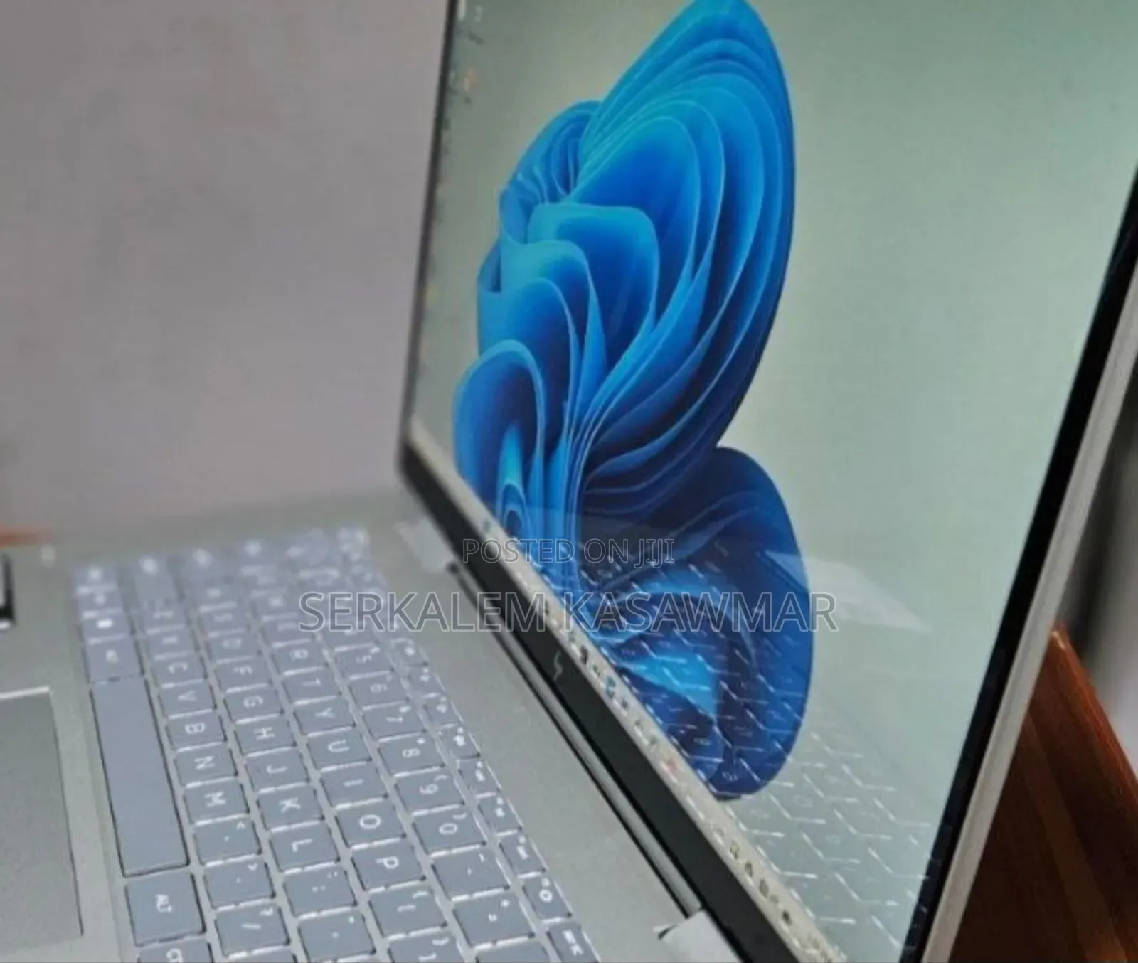 New Laptop HP Envy X360 8GB Intel Core I5 SSD 512GB