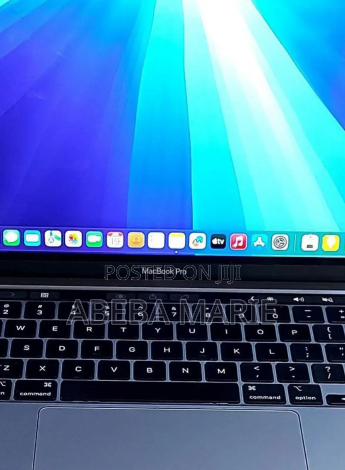 New Laptop Apple MacBook Pro 2022 M2 8GB Apple M2 SSD 512GB