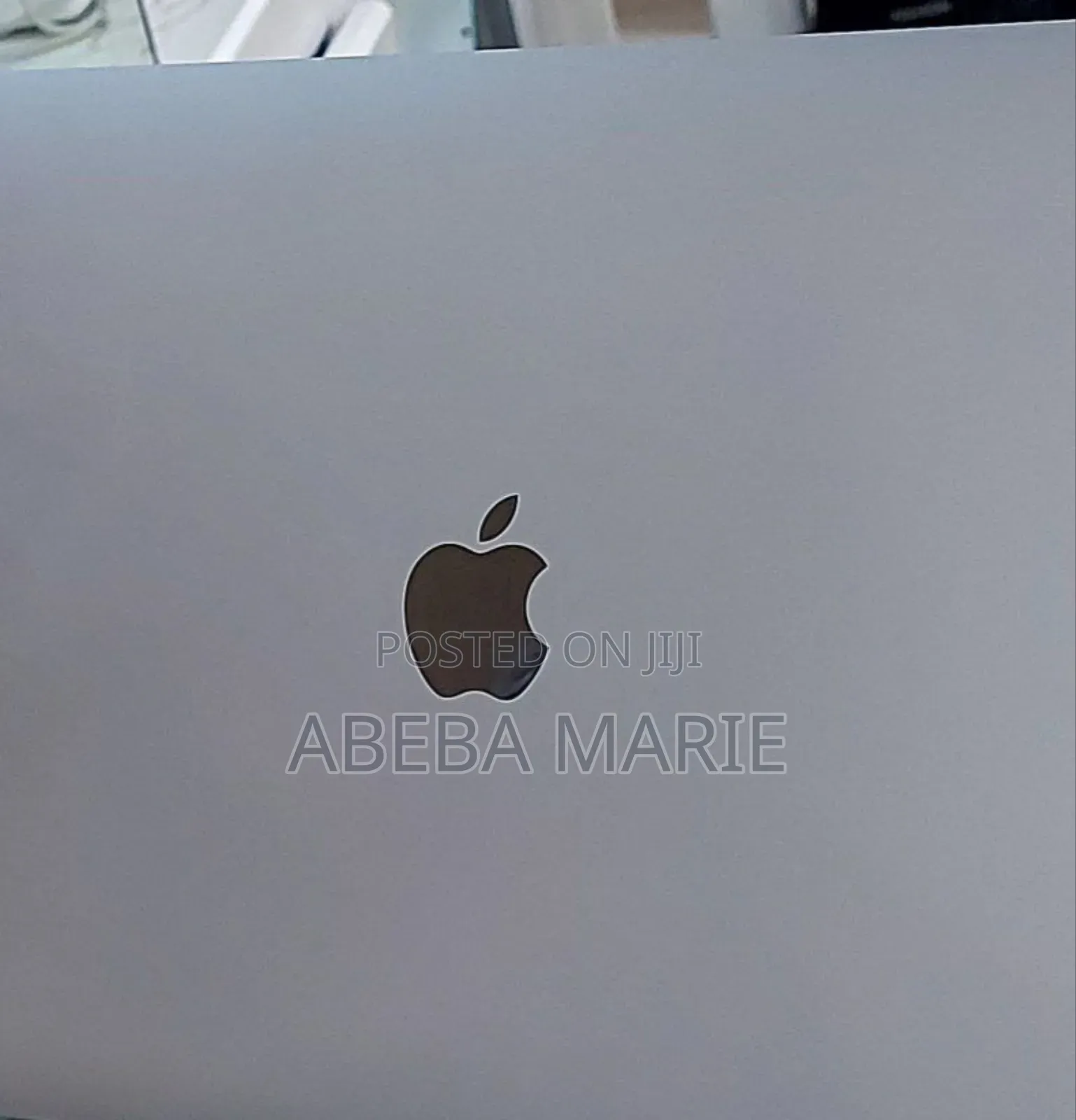 New Laptop Apple MacBook Pro 2022 M2 8GB Apple M2 SSD 512GB