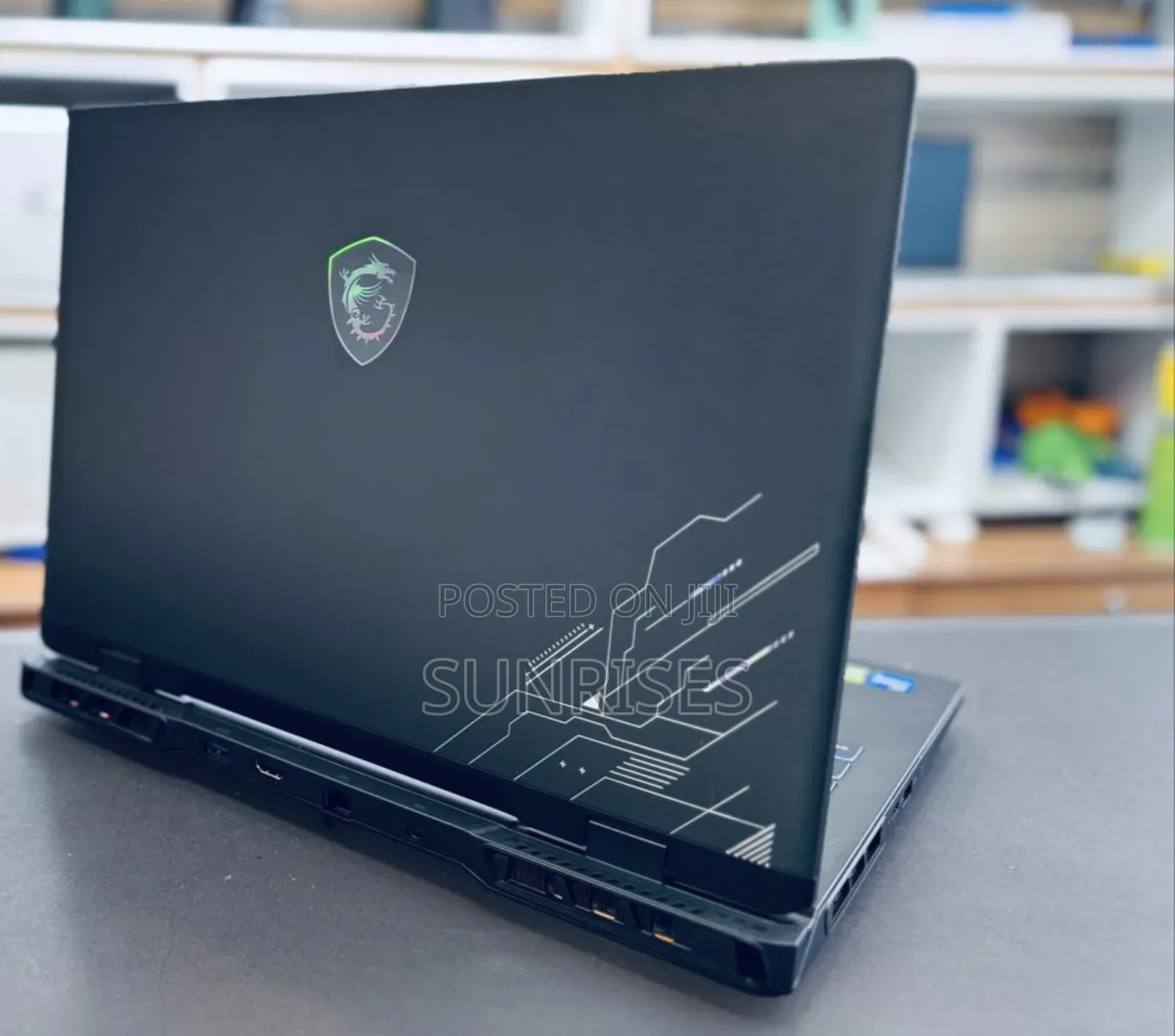 New Laptop MSI Vector 17 HX AI A2XWJG 16GB Intel Core I7 SSD 1T