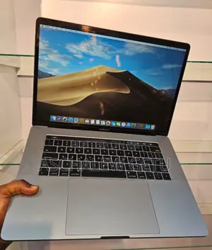 Photo - New Laptop Apple MacBook Pro 2017 16GB Intel Core I7 SSD 1T