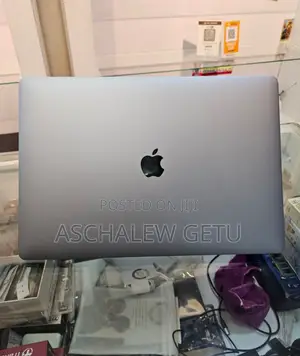 New Laptop Apple MacBook Pro 2017 16GB Intel Core I7 SSD 1T