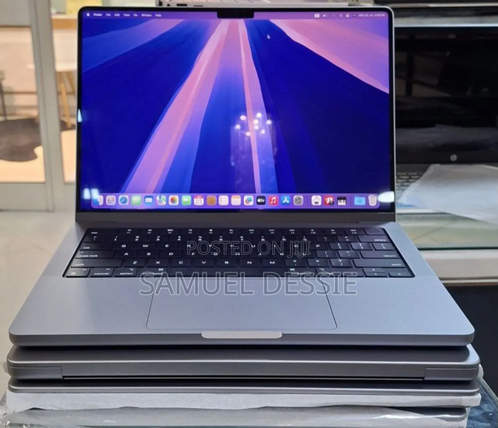 New Laptop Apple MacBook Pro M1 16GB Apple M1 Pro SSD 1T