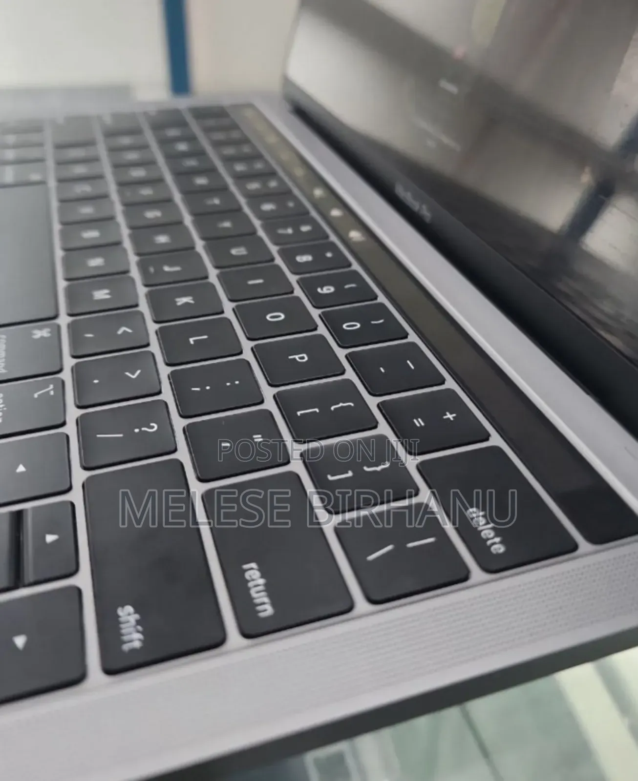 New Laptop Apple MacBook Pro 2019 8GB Intel Core I5 SSD 256GB