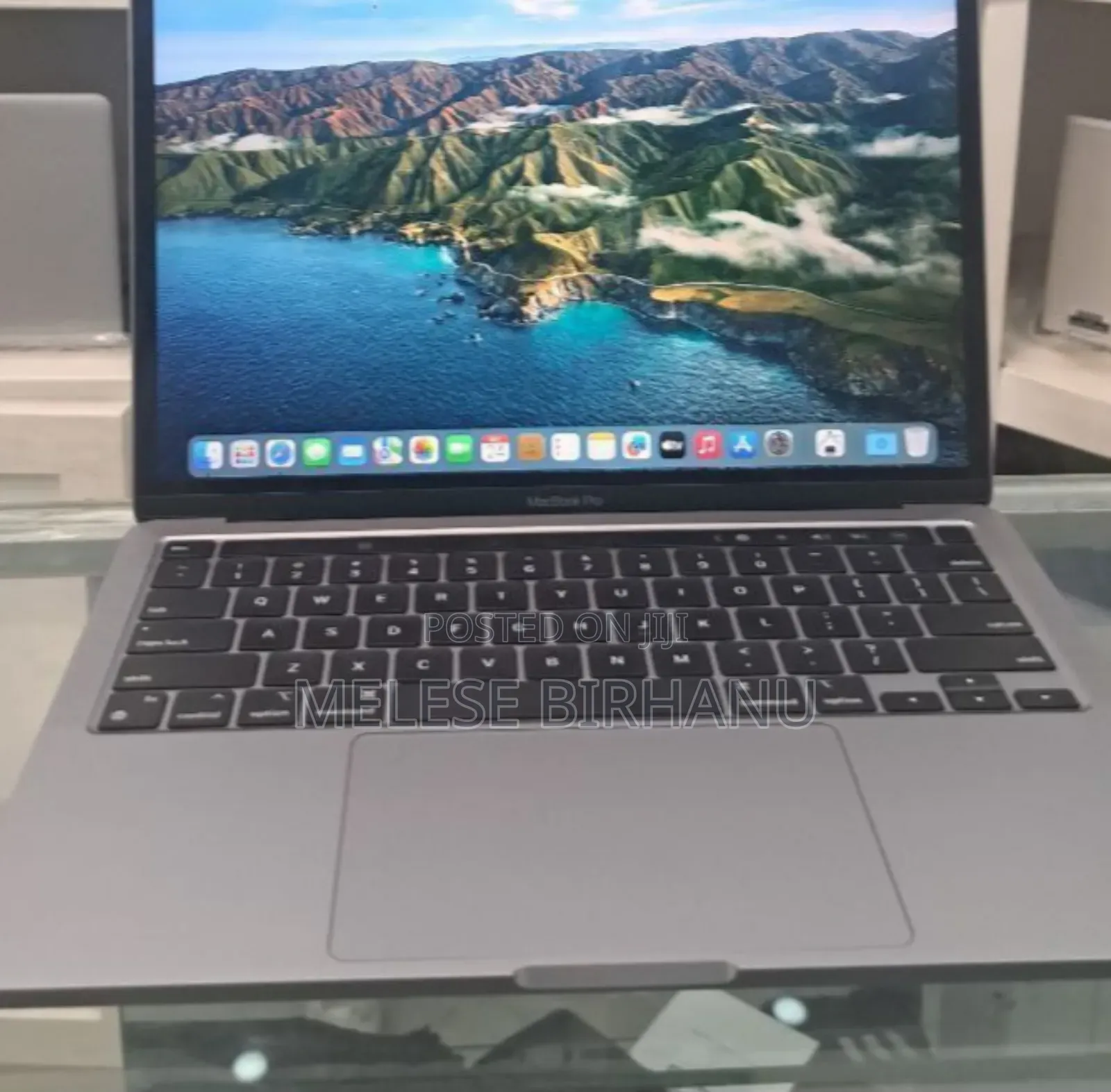 New Laptop Apple MacBook Pro 2019 8GB Intel Core I5 SSD 256GB