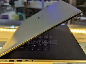 New Laptop Dell XPS 15 8GB Intel Core I5 SSD 256GB