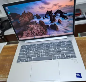 New Laptop HP 8GB Intel Core Ultra 5 SSD 512GB