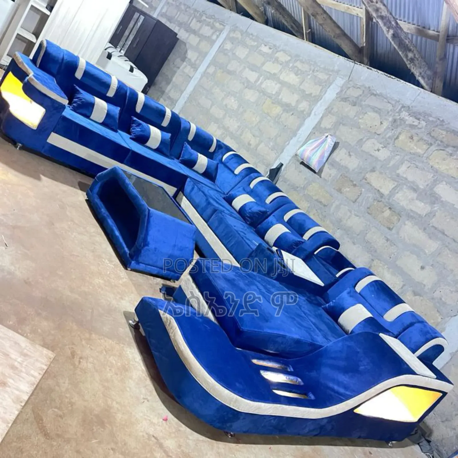 Super Adama Design With Table