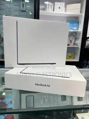 Photo - New Laptop Apple MacBook Air 2024 M3 13-Inch 16GB Apple M3 SSD 256GB