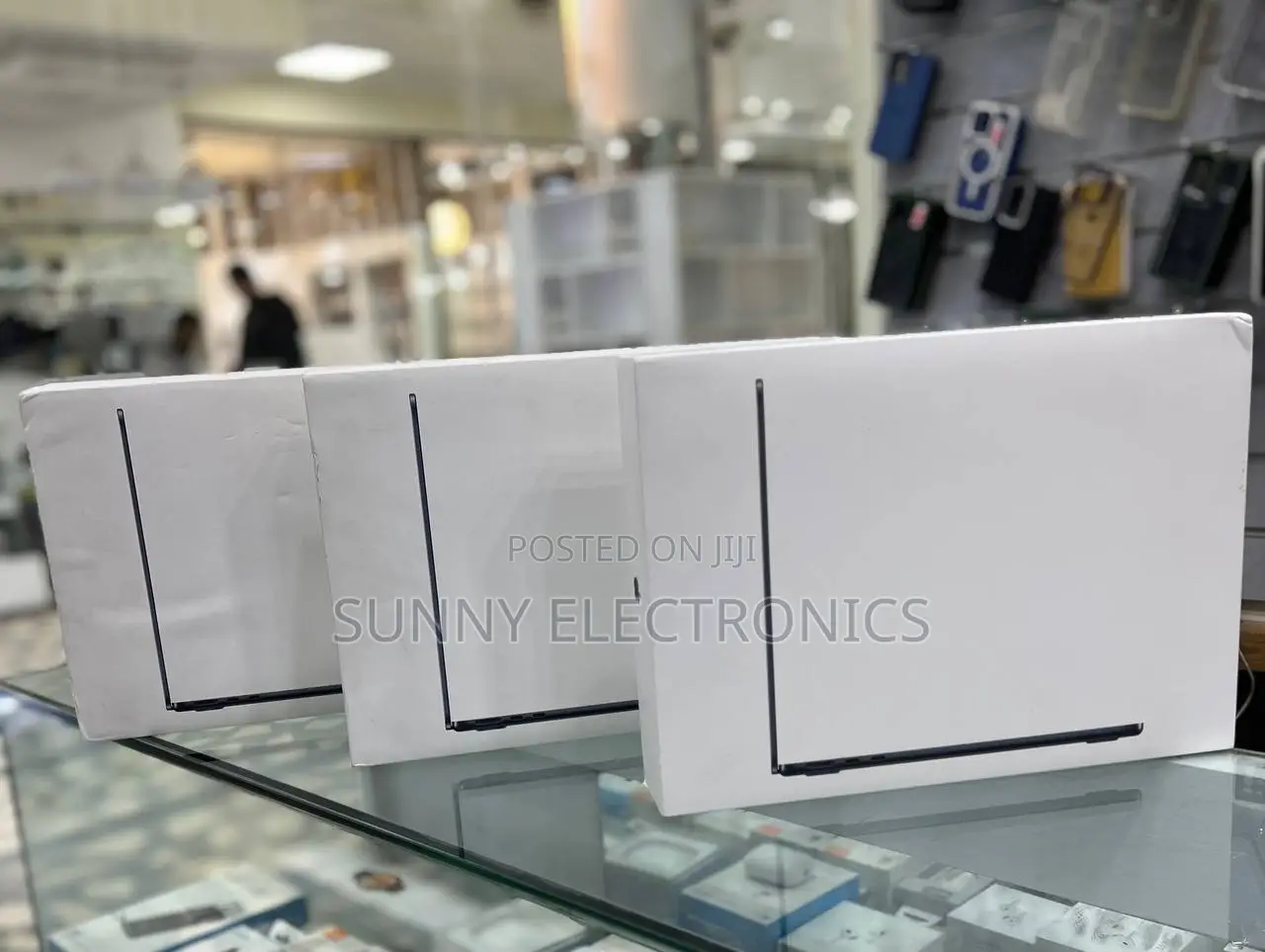 New Laptop Apple MacBook Air 2024 M3 13-Inch 16GB Apple M3 SSD 256GB