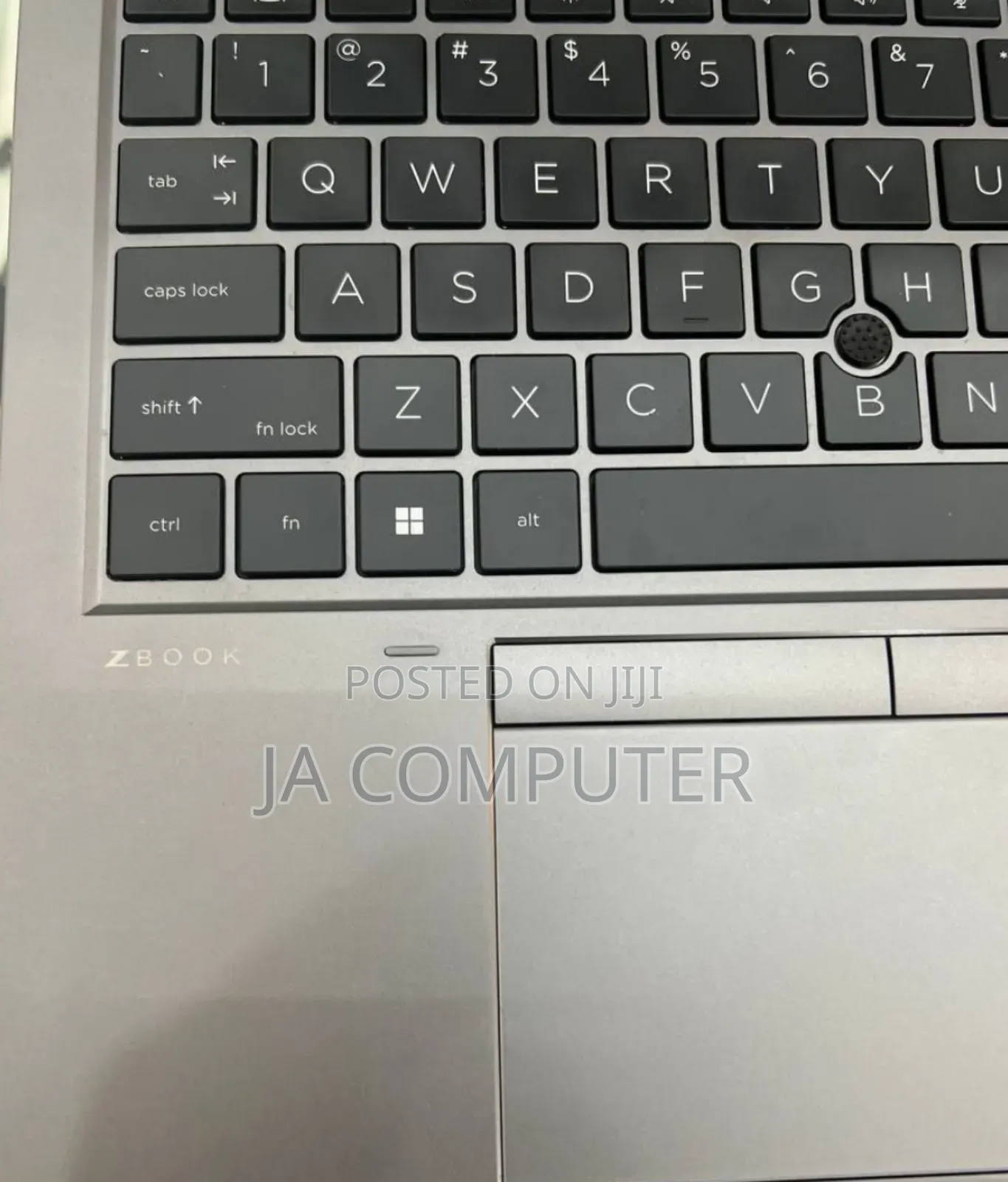 New Laptop HP ZBook Firefly G8 16GB Intel Core I7 SSD 512GB