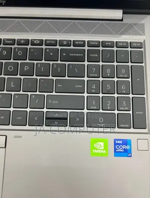 New Laptop HP ZBook Firefly G8 16GB Intel Core I7 SSD 512GB