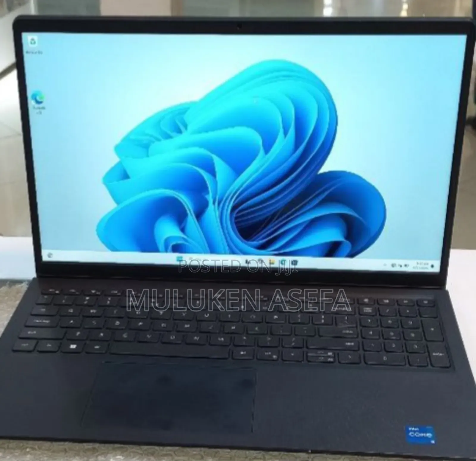 New Laptop Dell Vostro 3520 8GB Intel Core I5 SSD 1T