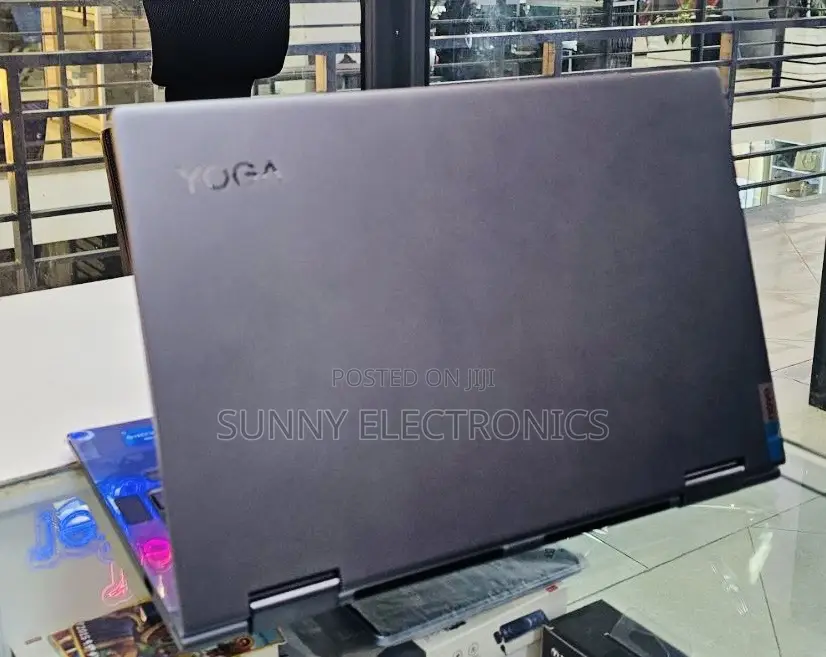 New Laptop Lenovo Yoga 700 8GB Intel Core I5 SSD 512GB