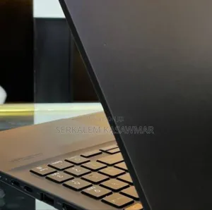 New Laptop Dell Precision 15 3520 16GB Intel Core I7 SSD 512GB