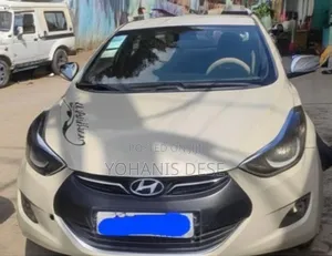 Photo - Hyundai Elantra 2015 White