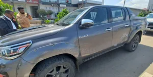 Toyota Hilux 2019 Blue