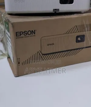 Brand New Epson Projector Co-W01 With Remot