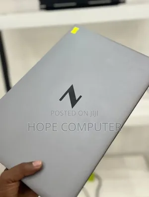 New Laptop HP ZBook Firefly G8 16GB Intel Core I7 SSD 512GB