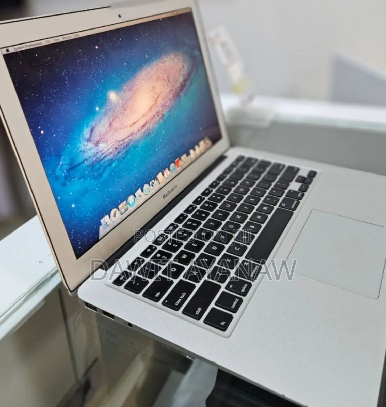 New Laptop Apple MacBook Air 2011 4GB Intel Core I5 SSD 128GB