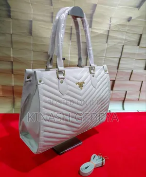 Europe Standard Class Hand Bags