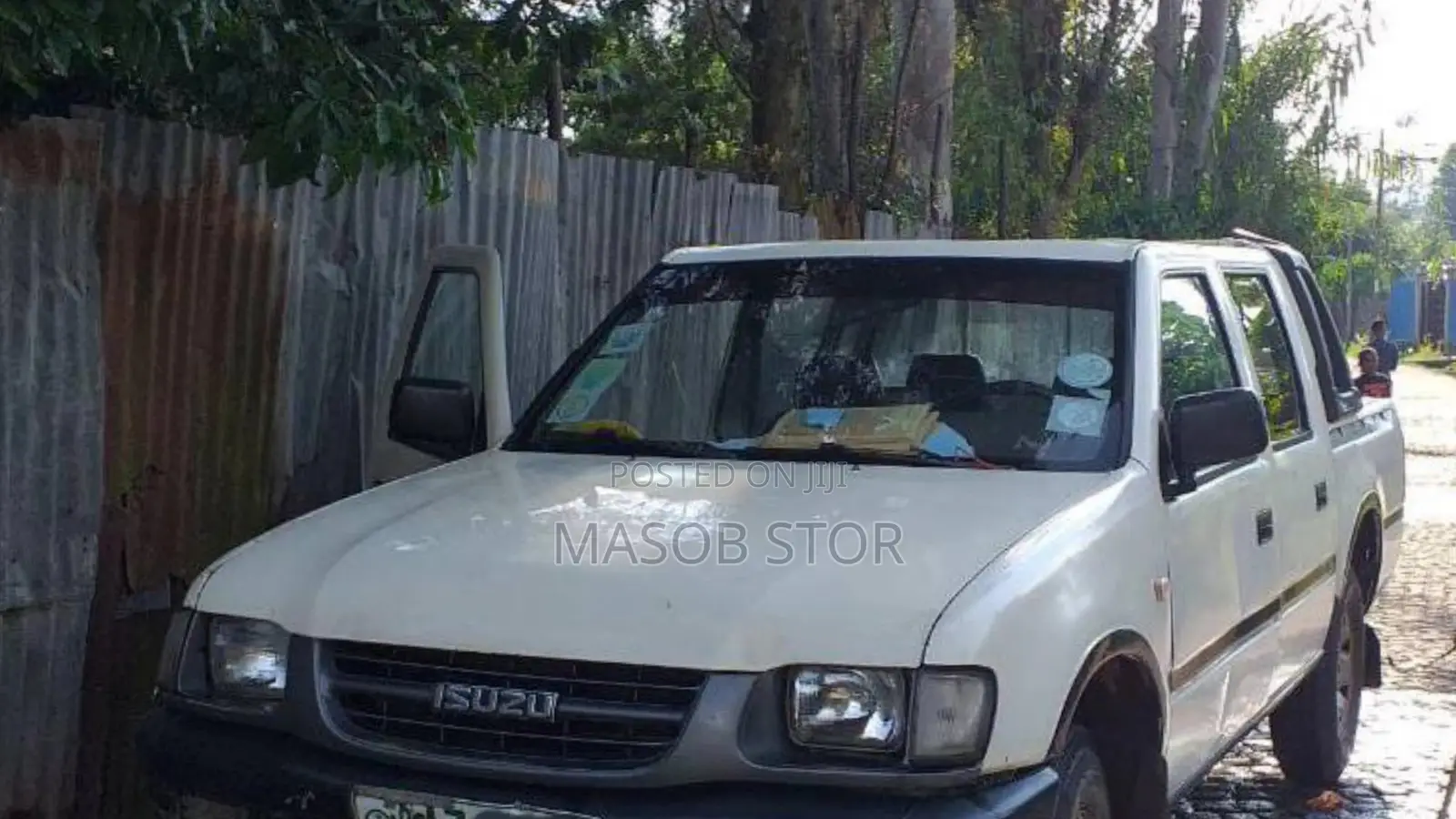 Isuzu Amigo 2003 White