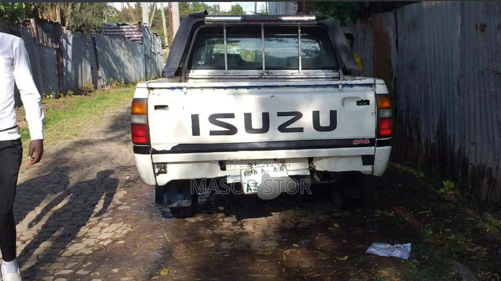 Isuzu Amigo 2003 White