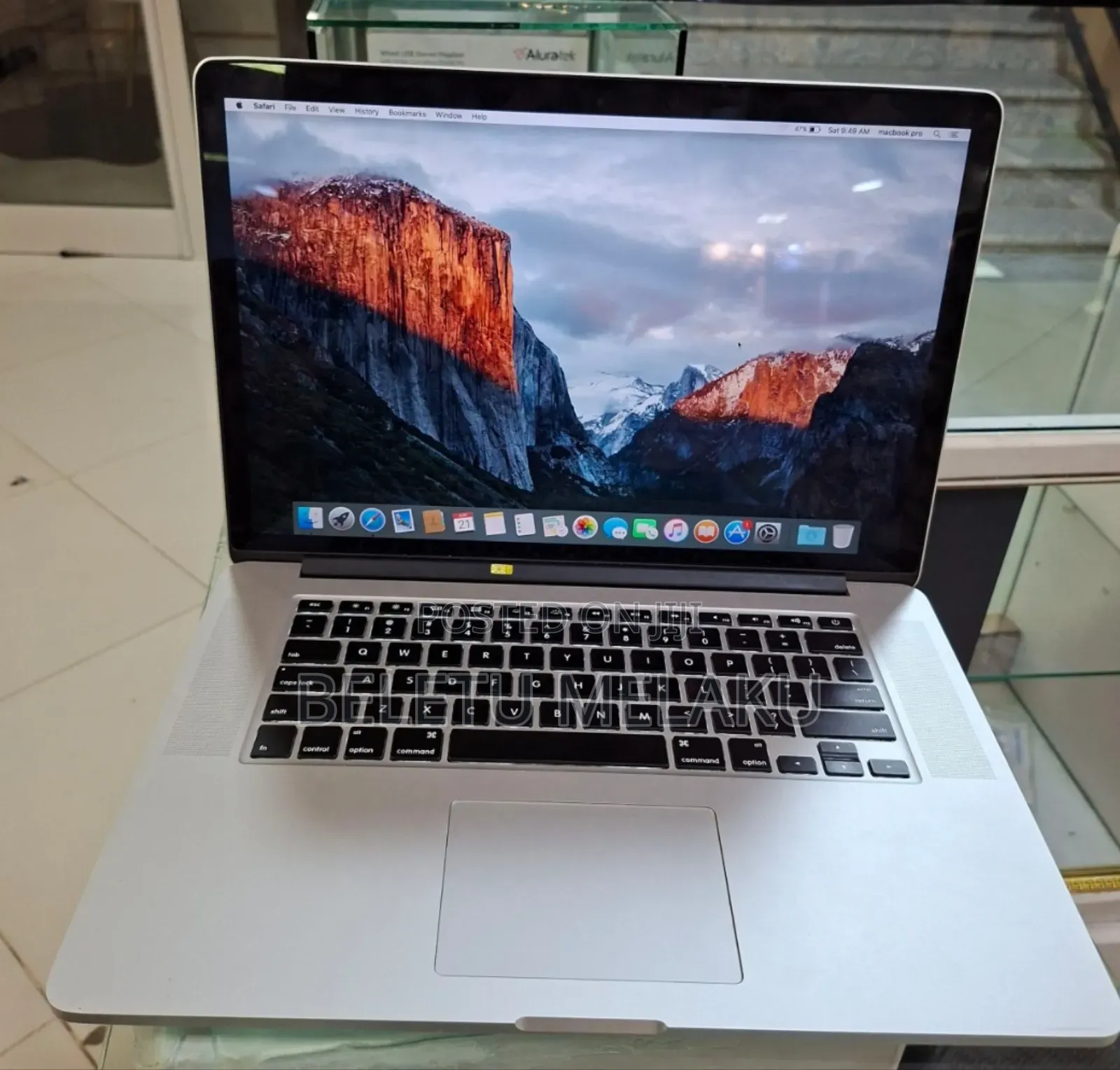 New Laptop Apple MacBook Pro 2015 16GB Intel Core I7 SSD 256GB