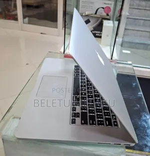 New Laptop Apple MacBook Pro 2015 16GB Intel Core I7 SSD 256GB