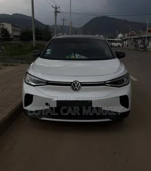 Photo - Volkswagen ID.4 2022 White