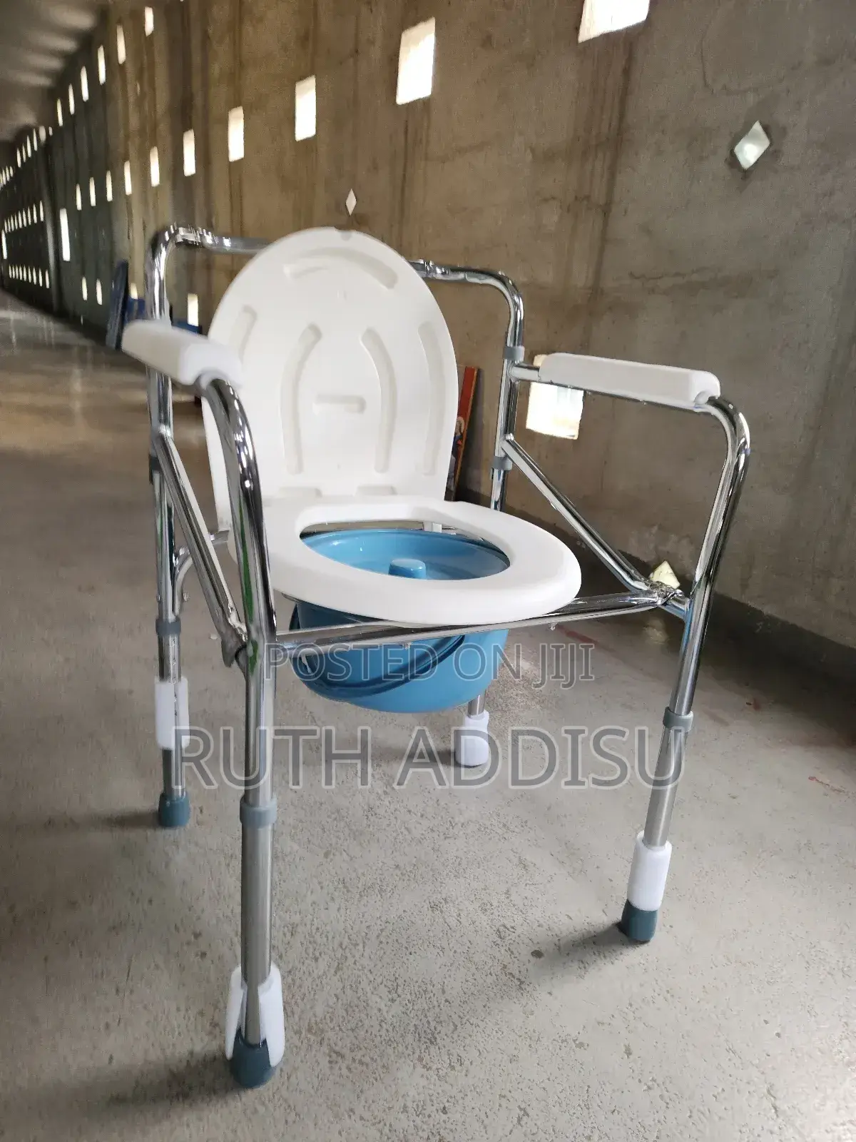 Commode Chair前日toilet Almunium Poty Chair並且commode Chair