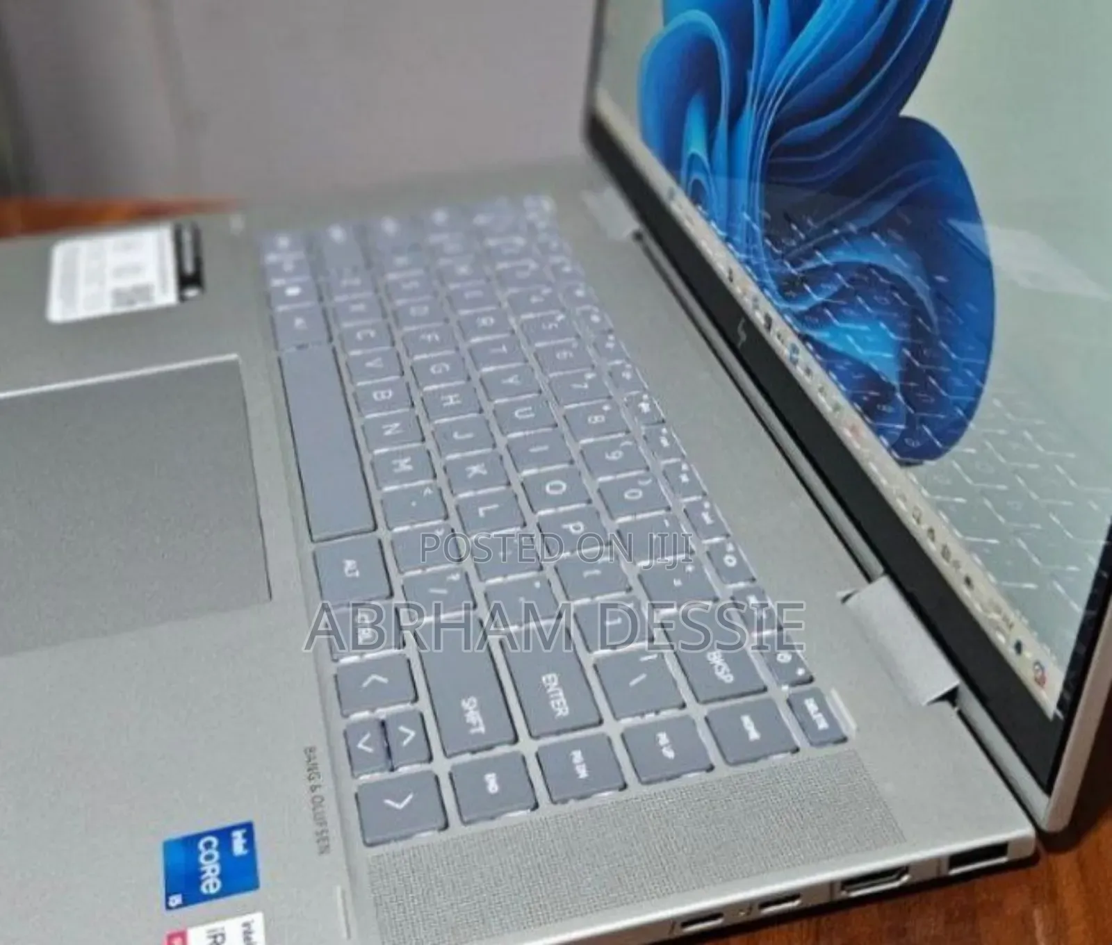 New Laptop HP Envy X360 8GB Intel Core I5 SSD 512GB