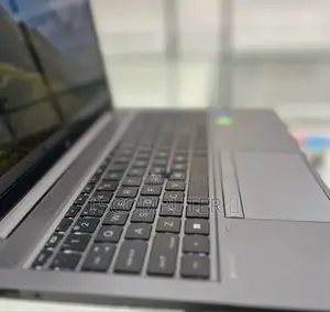 Photo - New Laptop HP ZBook 15 16GB Intel Core I7 SSD 512GB