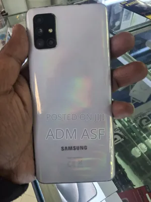 Photo - Samsung Galaxy A71 128 GB White