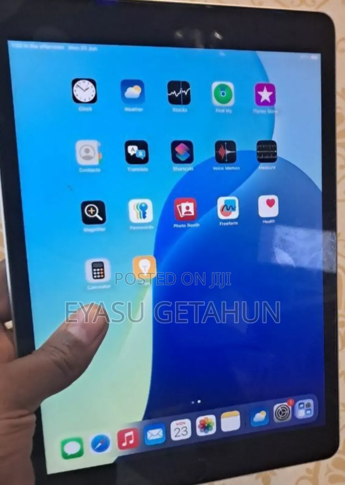 New Apple iPad 9.7 4 GB Silver