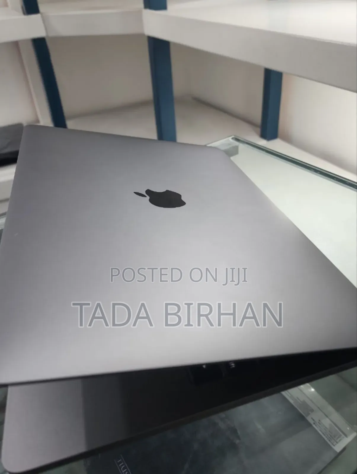 New Laptop Apple MacBook 2019 8GB Intel Core I5 SSD 256GB