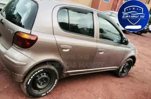 Toyota Vitz 2004 Gray