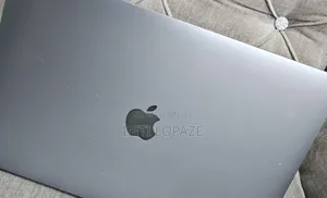 New Laptop Apple MacBook Pro 2017 16GB Intel Core I5 SSD 256GB