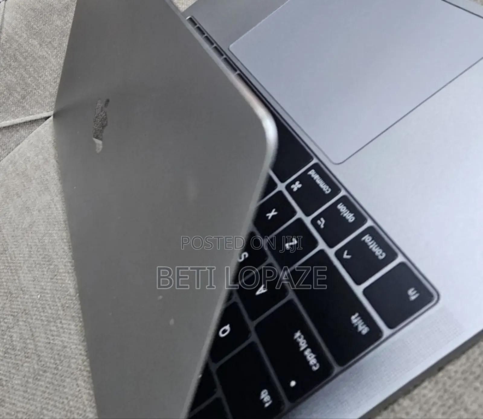 New Laptop Apple MacBook Pro 2017 16GB Intel Core I5 SSD 256GB