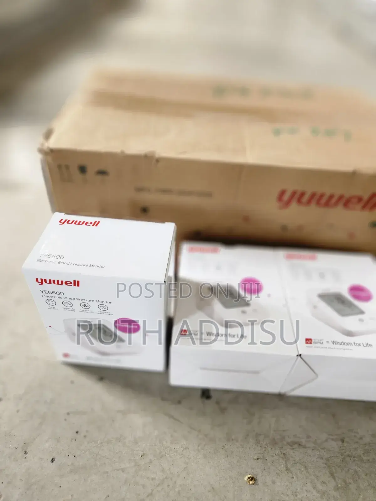 Digital Blood Pressuer Monitor因此digital Blood Pressuer Monit