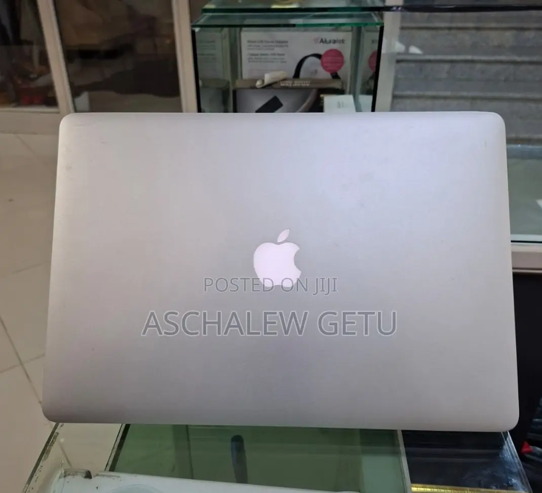 New Laptop Apple MacBook Pro 2015 16GB Intel Core I7 SSD 256GB