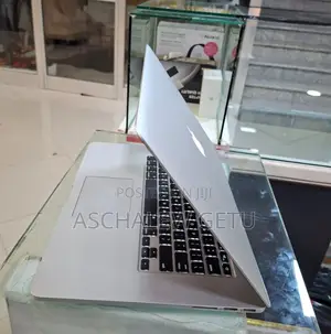 New Laptop Apple MacBook Pro 2015 16GB Intel Core I7 SSD 256GB