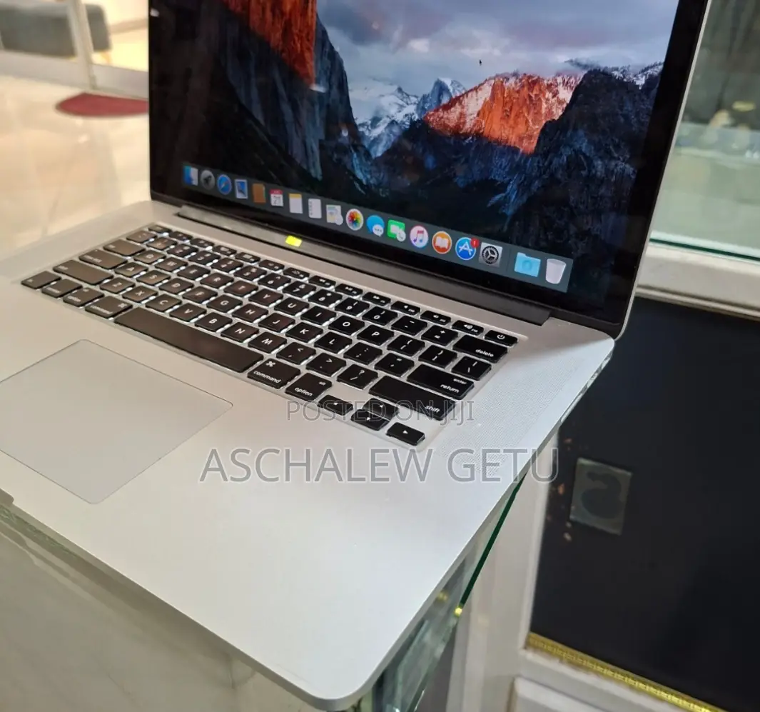 New Laptop Apple MacBook Pro 2015 16GB Intel Core I7 SSD 256GB