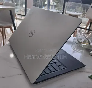 New Laptop Dell XPS 15 8GB Intel Core I5 SSD 512GB