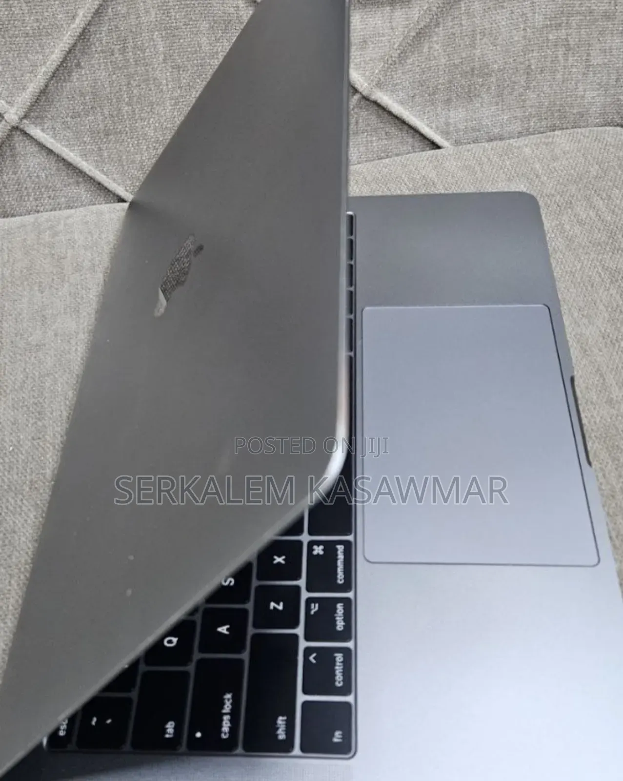 New Laptop Apple MacBook Pro 2017 16GB Intel Core I5 SSD 256GB