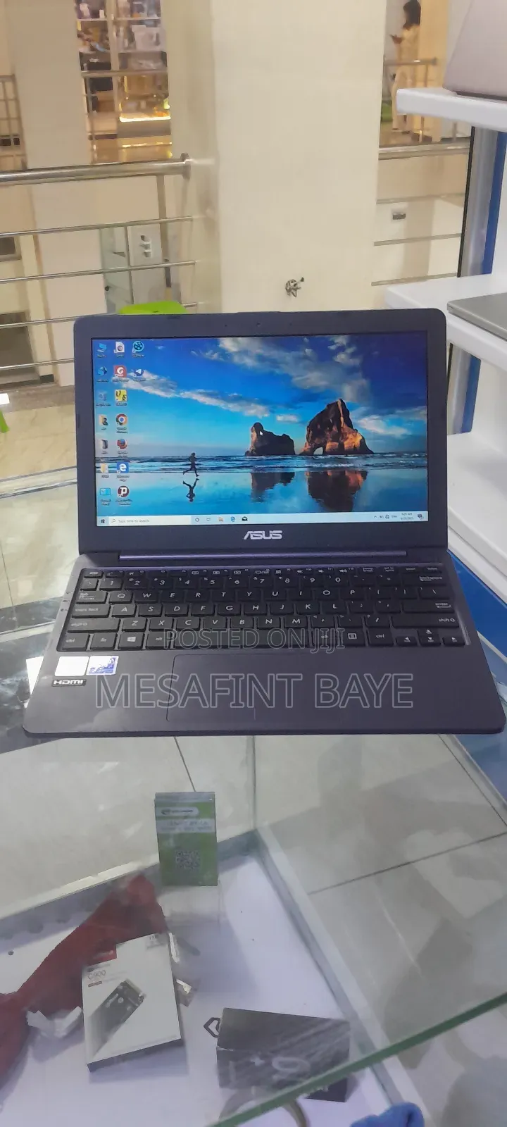 Laptop Asus Vivobook E200HA 4GB Intel Celeron SSD 60GB