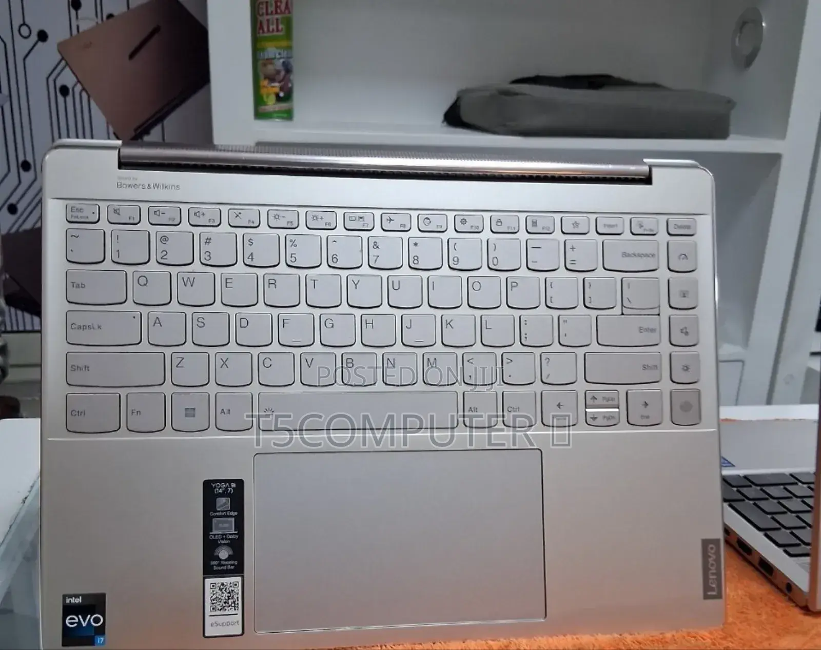 New Laptop Lenovo Yoga Book 9i 16GB Intel Core I7 SSD 512GB